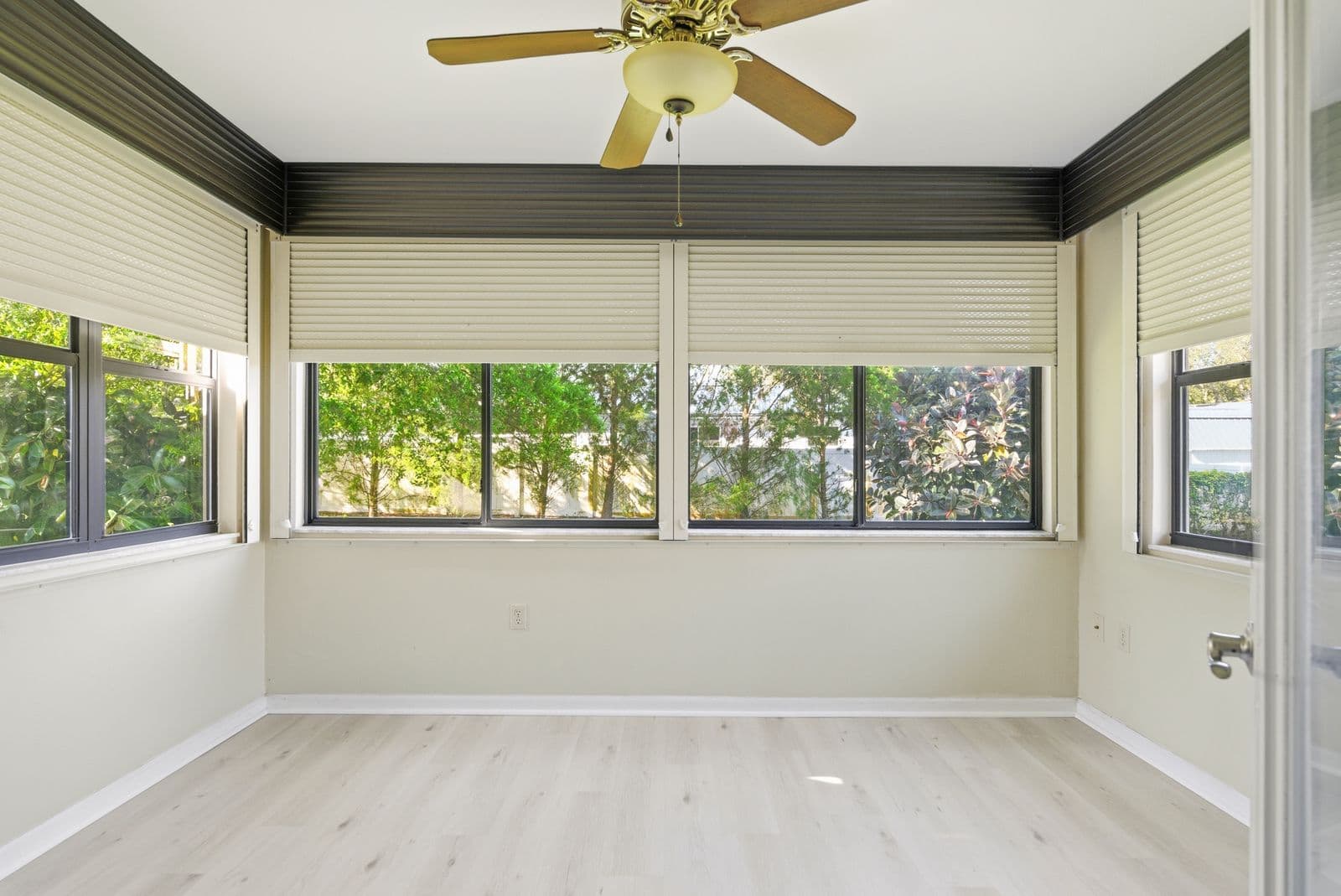 Home office before EstateAI processing